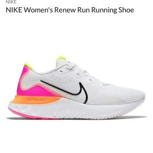 NIKE Women's Renew Run Running Shoe